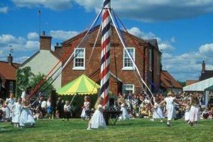 wellow_maypole1 wellow_maypole1